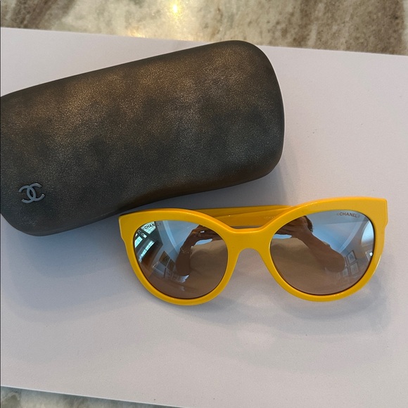 Chanel CC Sunglasses - Picture 1 of 6